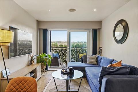 2 bedroom apartment to rent, Aerodrome Road, Colindale