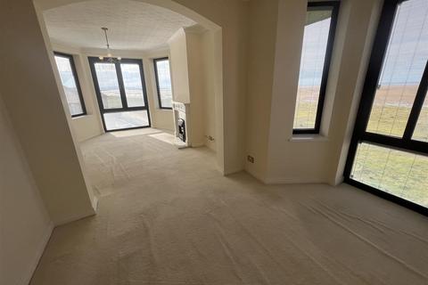 2 bedroom apartment for sale, Kings Court, Hoylake, Wirral