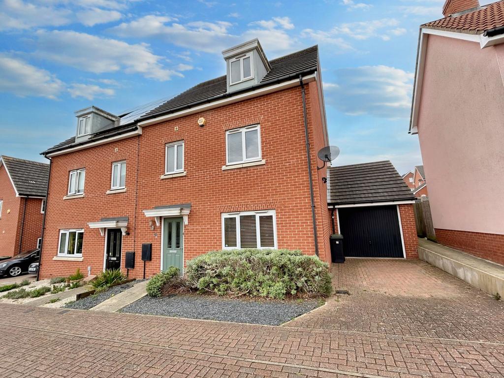 Buzzard Rise, Stowmarket, IP14 4 bed townhouse for sale - £350,000