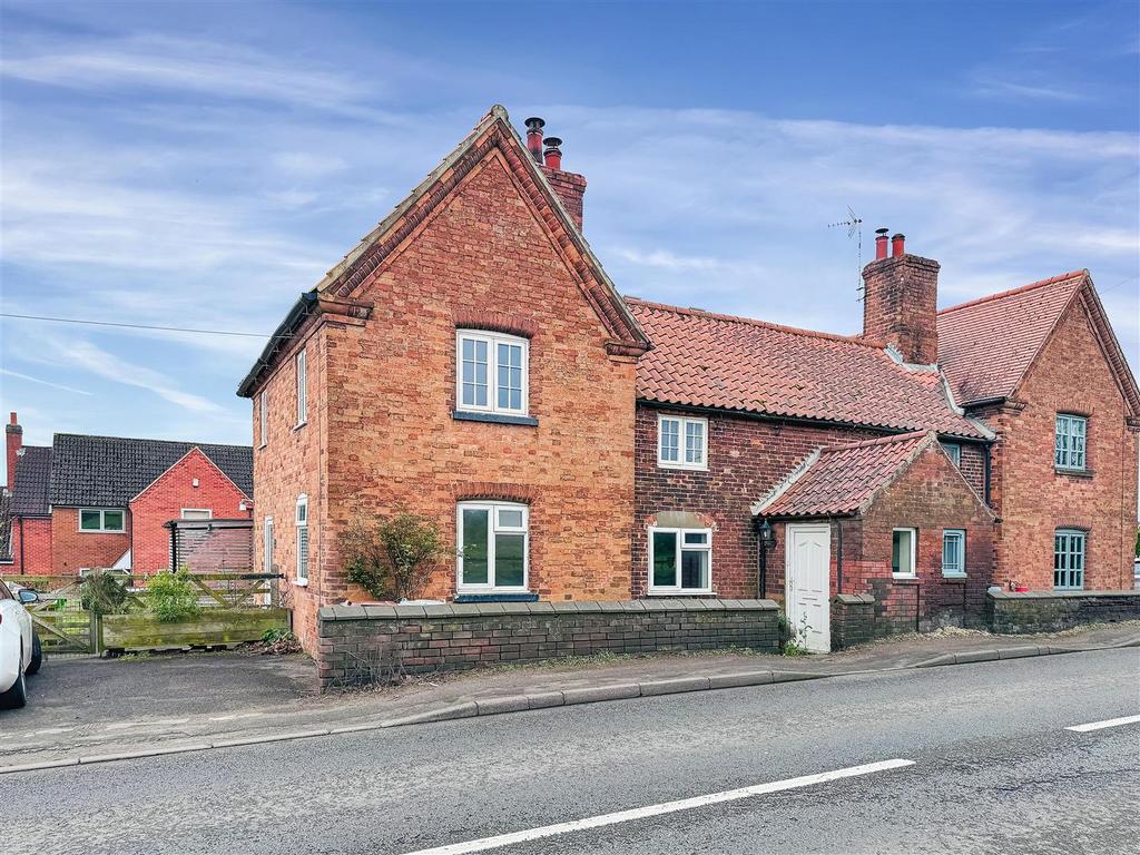 Kirklington Road, Hockerton, Southwell 3 bed semidetached house for