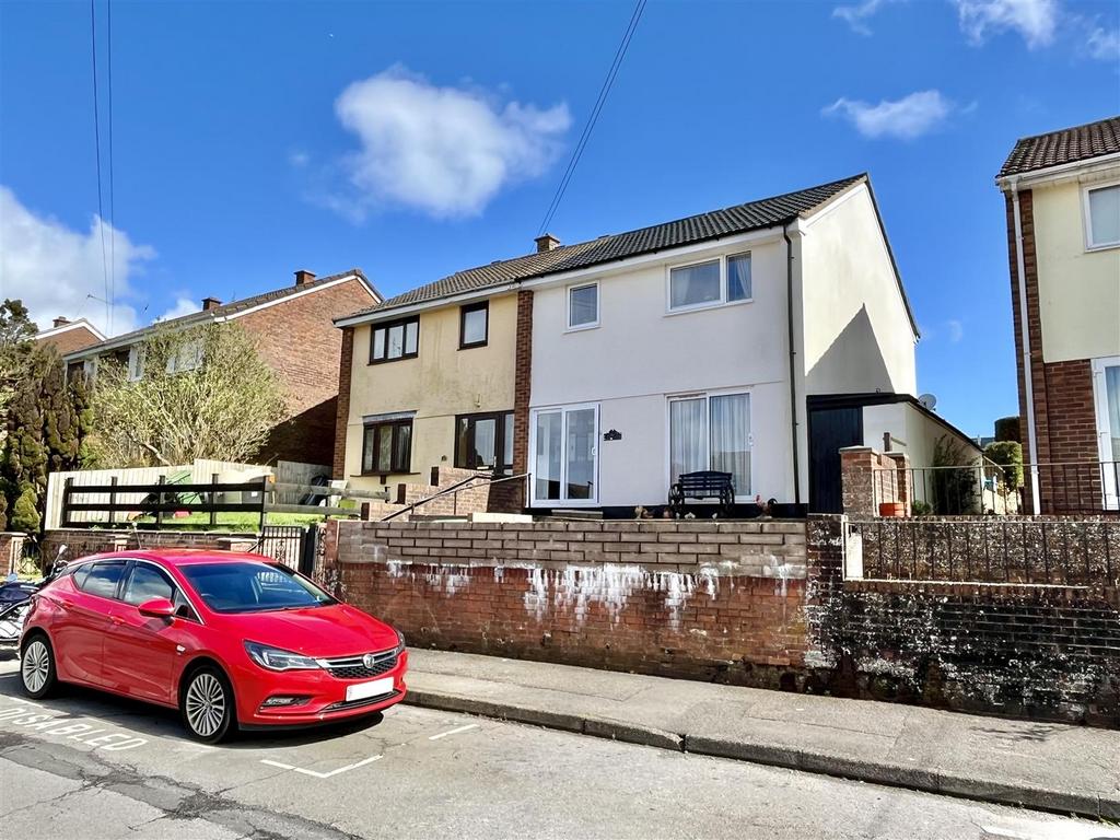 York Road, Cinderford GL14 3 bed semidetached house for sale £215,000