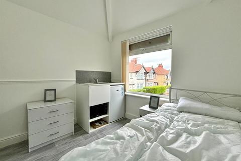 1 bedroom in a house share to rent, Room 2 ,1 Raglan Road, Heysham