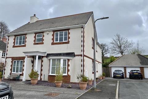 4 bedroom detached house for sale, Erwr Brenhinoedd, Llandybie, Ammanford