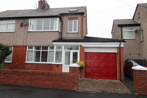 4 bedroom semi-detached house to rent, Moorgate Avenue, Crosby, Liverpool