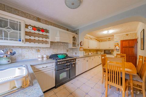 3 bedroom detached house for sale, Cimla Crescent, Neath