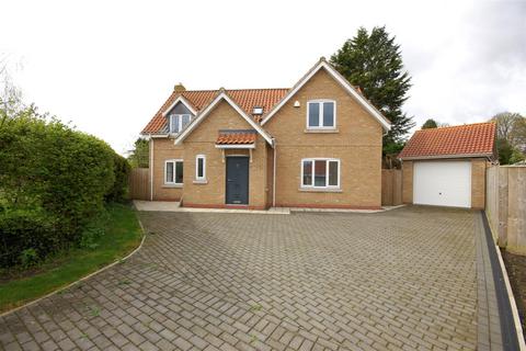 3 bedroom detached house for sale, Main Street, Elloughton HU15