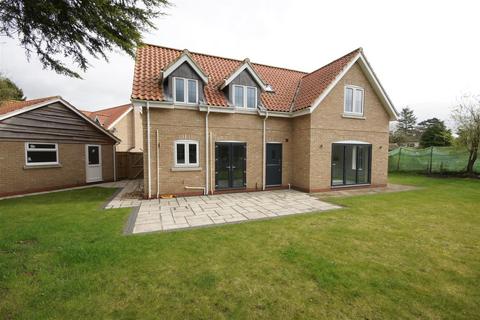 3 bedroom detached house for sale, Main Street, Elloughton HU15