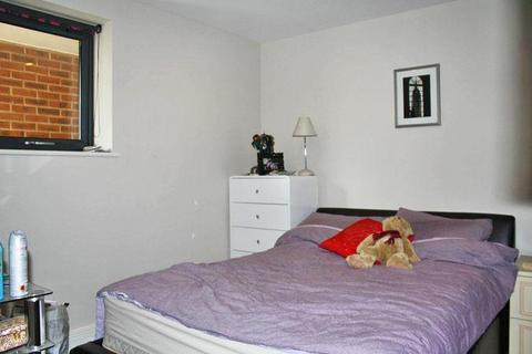1 bedroom flat to rent, Staines Road, Twickenham
