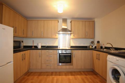 2 bedroom flat to rent, Alexander Square, Eastleigh