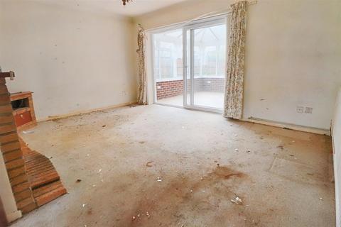 18 Avocet Close, Lowestoft, NR33 8PU