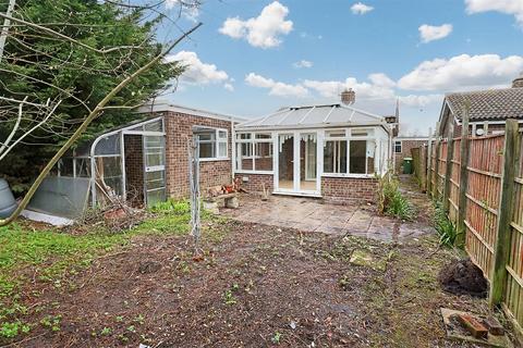 18 Avocet Close, Lowestoft, NR33 8PU