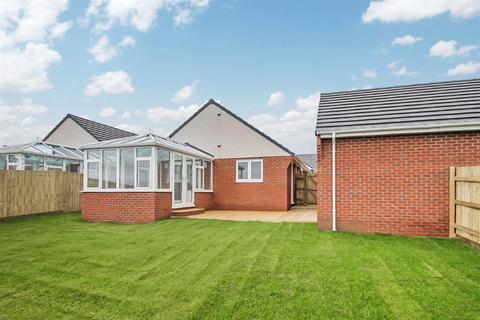 2 bedroom detached bungalow to rent, Catherton Close, Clee Hill, Nr Ludlow