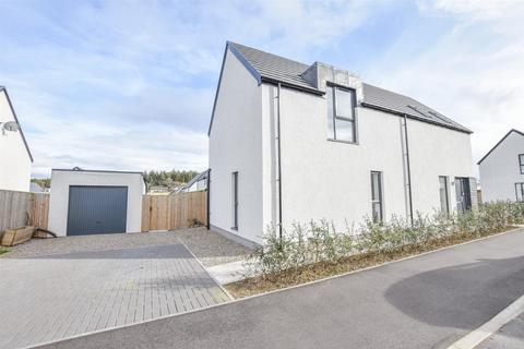 4 bedroom detached house for sale, 19 Mackinnon Drive, Croy, Inverness