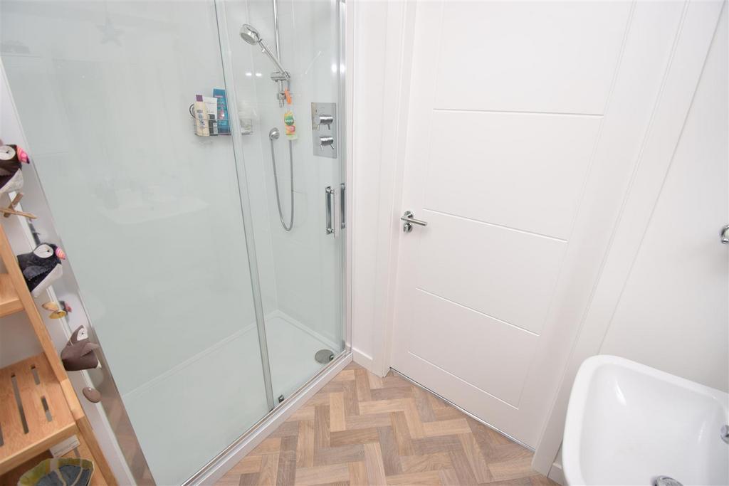 En suite shower room.jpg