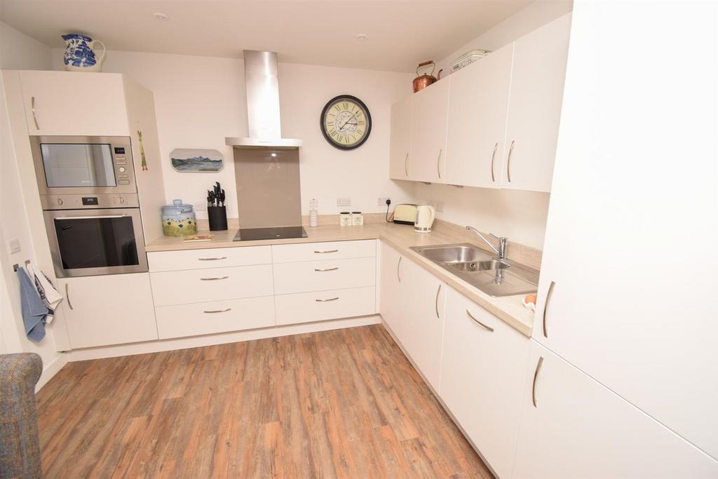 KITCHEN-2.jpg