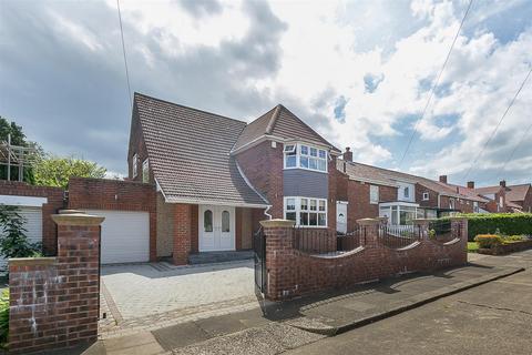 3 bedroom detached house for sale - The Riding, Kenton, Newcastle upon Tyne