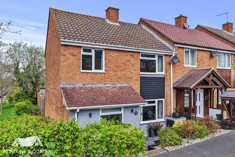 3 bedroom end of terrace house for sale, Abbotsweld, Harlow