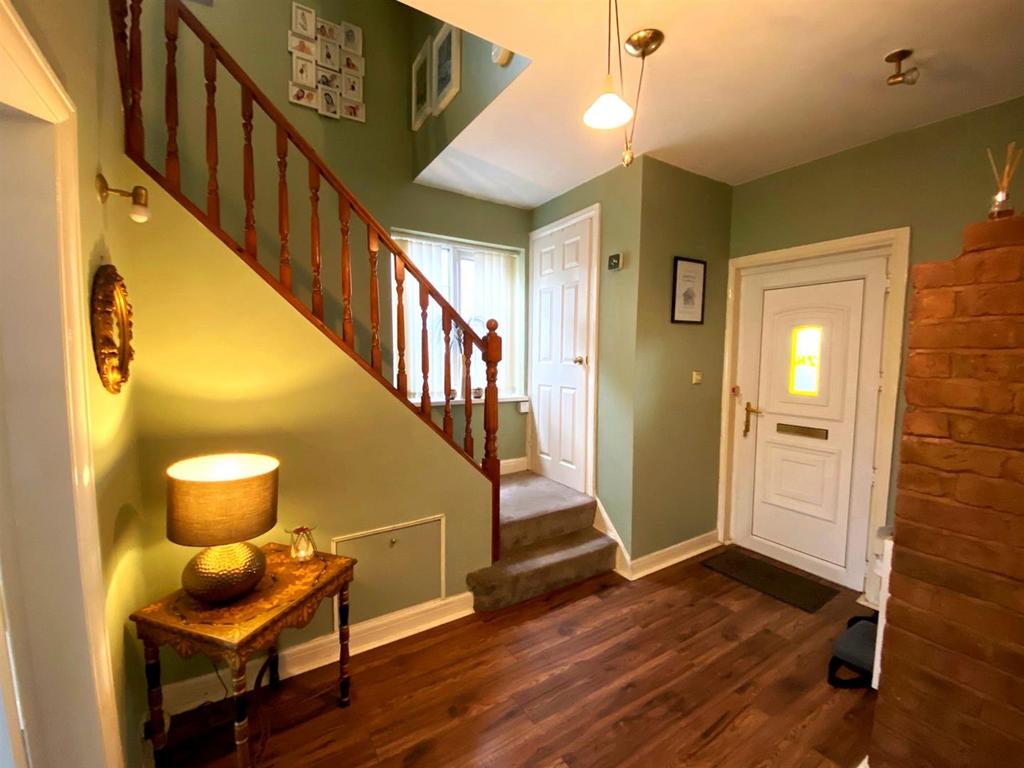 HALLWAY 2.jpg