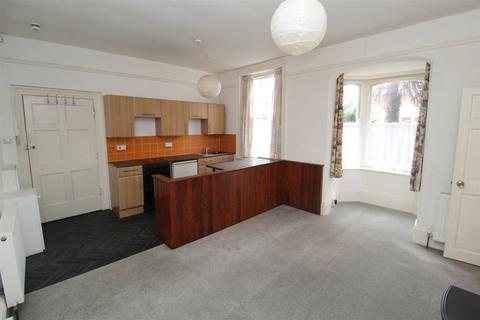 1 bedroom apartment to rent, Salutary Mount, Heavitree