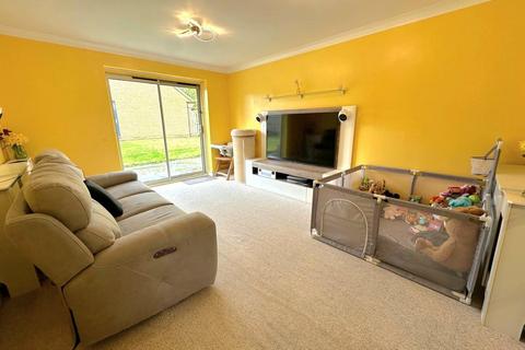 19 Ash Lane, Collingtree, Northampton, NN4 0ND