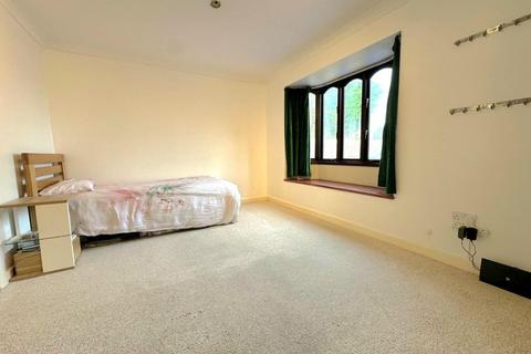 19 Ash Lane, Collingtree, Northampton, NN4 0ND