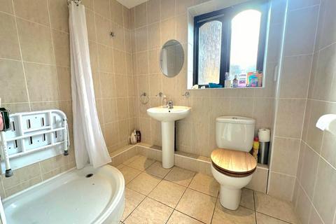 19 Ash Lane, Collingtree, Northampton, NN4 0ND