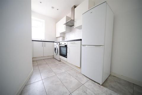 1 bedroom flat to rent, Seven Sisters Road, London