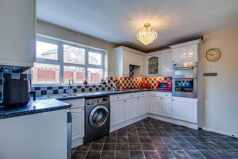 4 bedroom detached house for sale, Thistlewood Road, Wakefield WF1