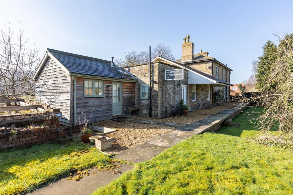 House &amp; Annexe