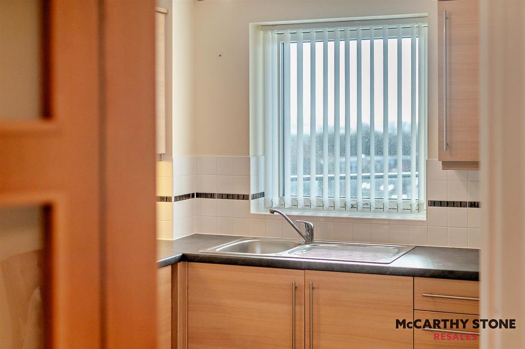 8588489-interior04-800.jpg