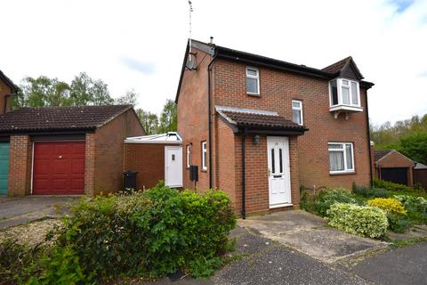 3 bedroom house to rent, Constable Close, Manningtree CO11