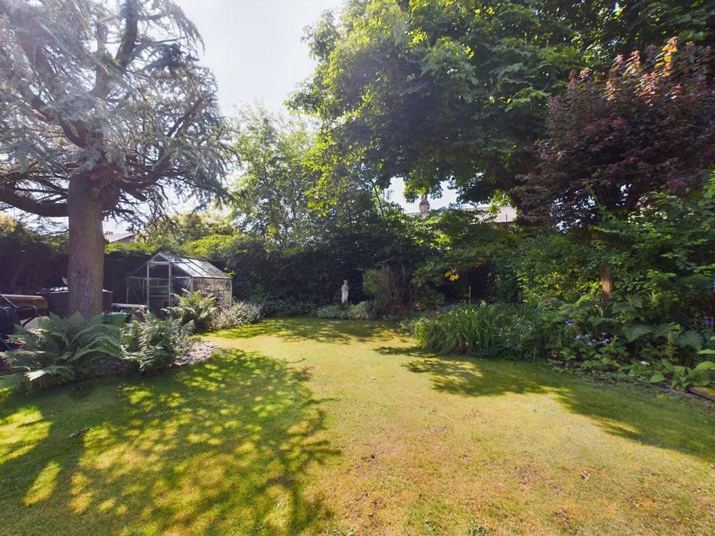 CAM01268 G0-PR0061-STILL011.jpg
