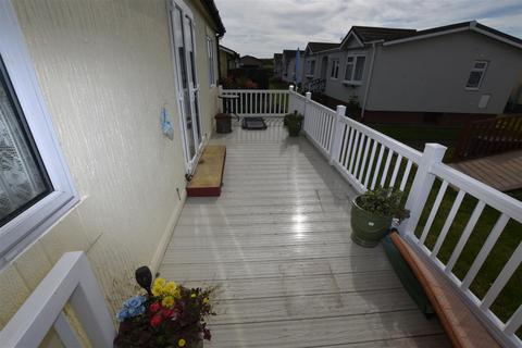 1 bedroom park home for sale, Kings Park, Creek Road, Canvey Island SS8