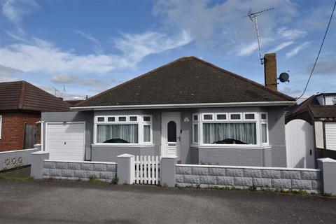 1 bedroom detached bungalow for sale, Station Road, Canvey Island SS8
