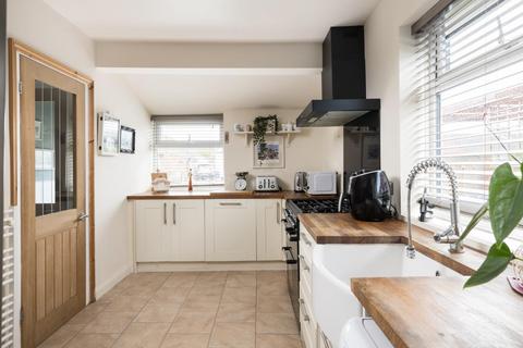 2 bedroom semi-detached bungalow for sale, Grasmere Grove, York