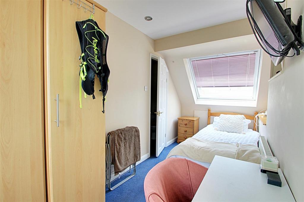 Bedroom 5.jpg