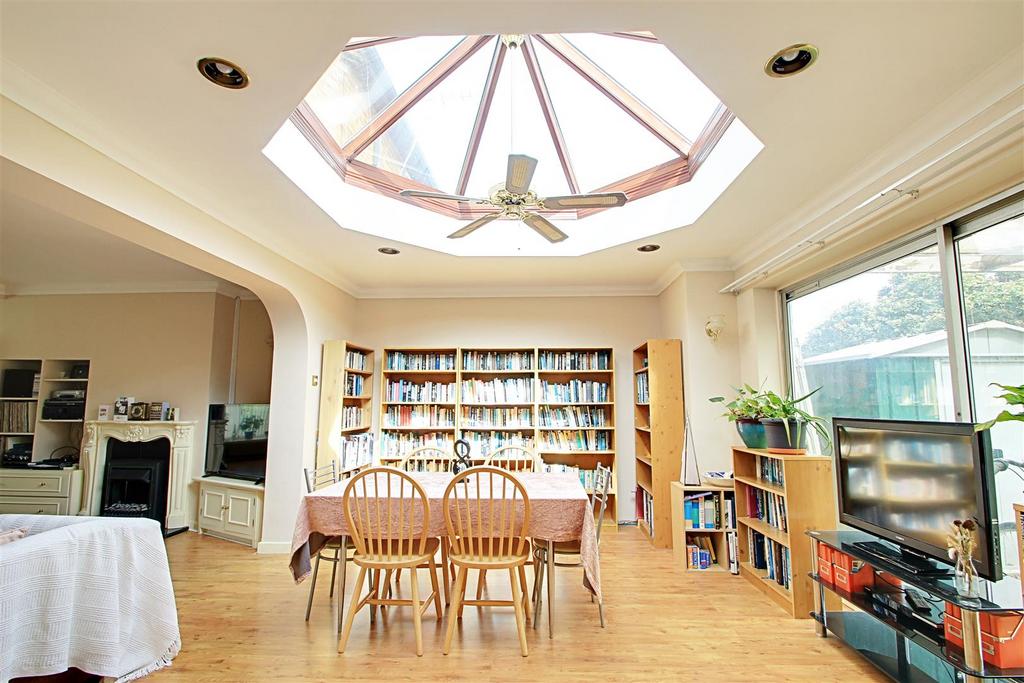 Dining Room.jpg