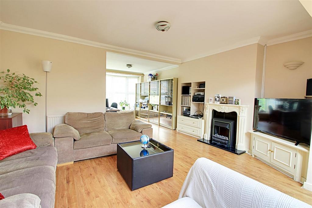 Living Room 1.jpg