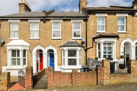 2 bedroom house to rent, Stoneycroft Road, Woodford Green