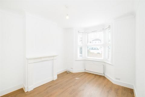 2 bedroom house to rent, Stoneycroft Road, Woodford Green