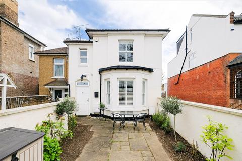 58a New Wanstead, London, E11 2SU