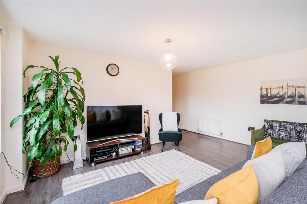 10 Pooley Court-14.jpg