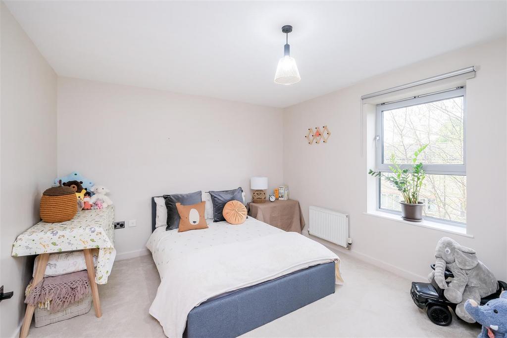 10 Pooley Court-7.jpg