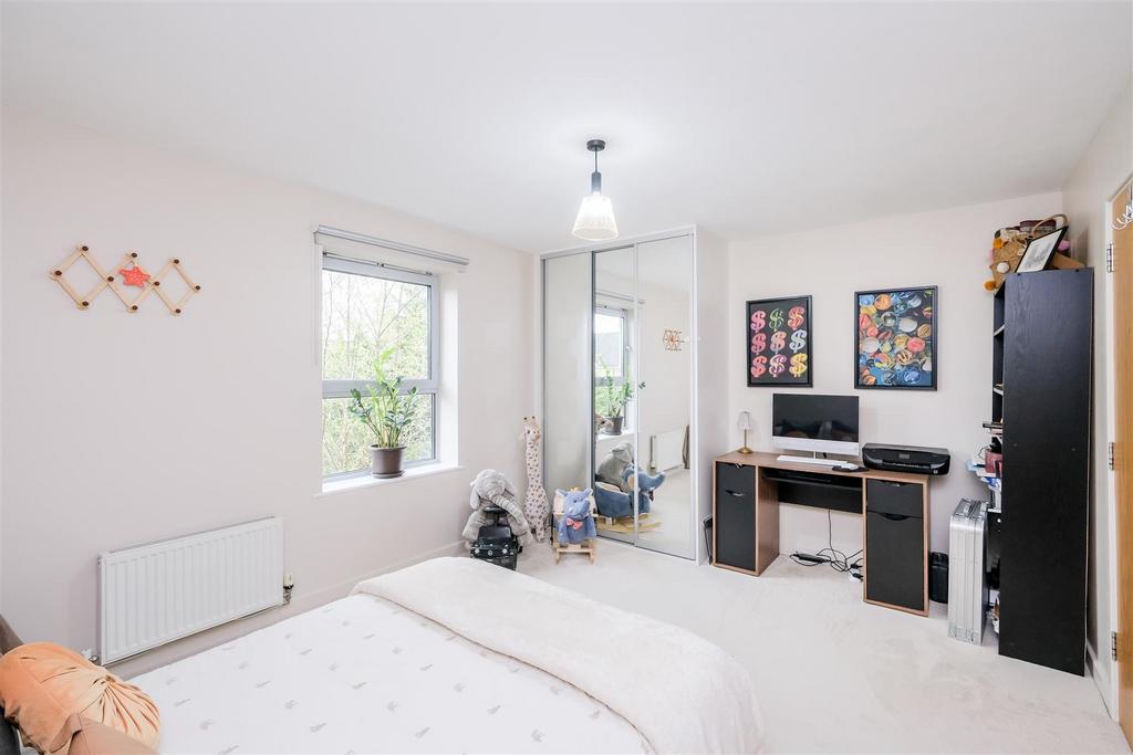 10 Pooley Court-8.jpg