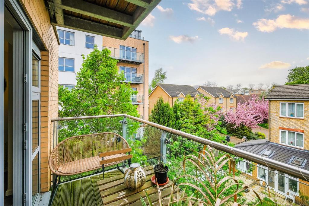 10 Pooley Court-19.jpg