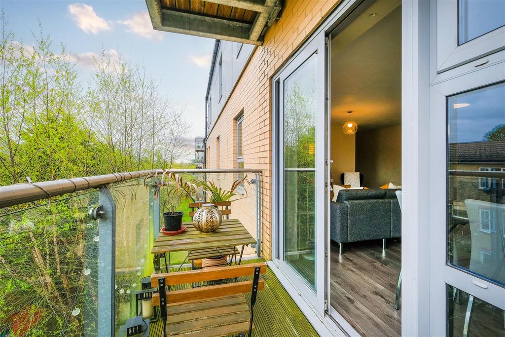 10 Pooley Court-21.jpg