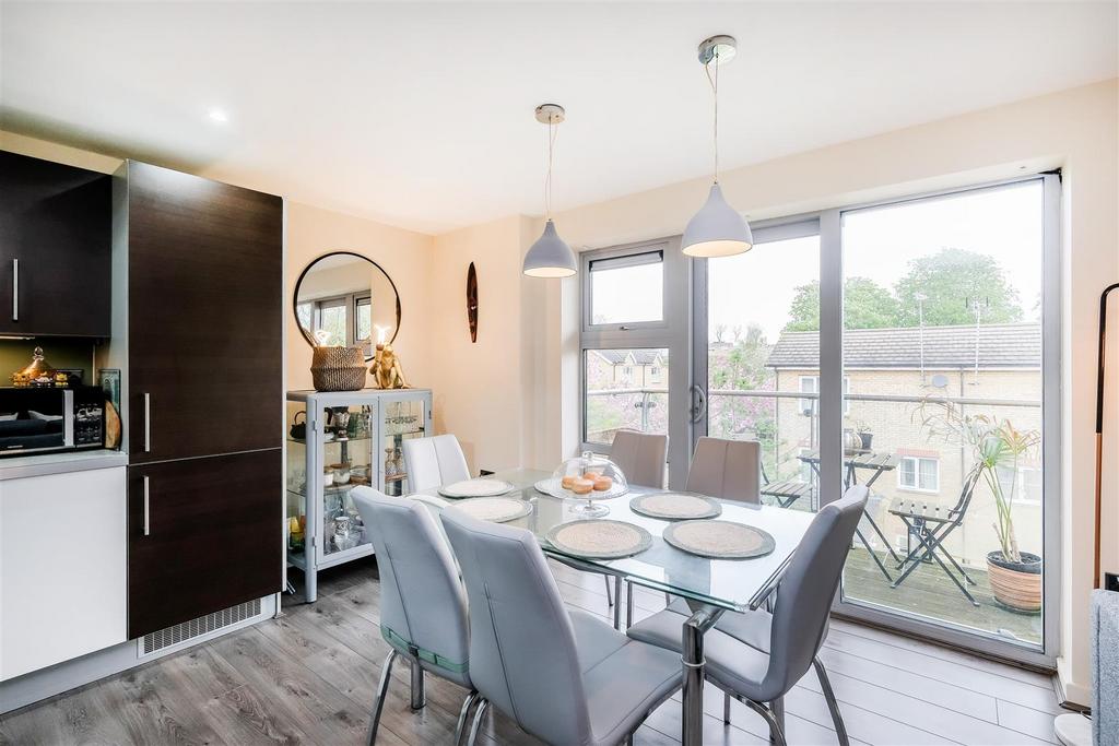 10 Pooley Court-12.jpg