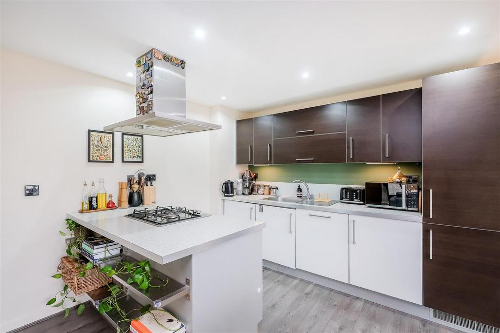 10 Pooley Court-13.jpg