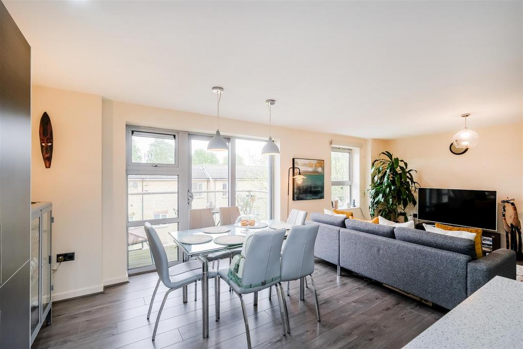 10 Pooley Court-17.jpg