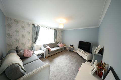 3 bedroom semi-detached house for sale, Burbage Avenue, Hull